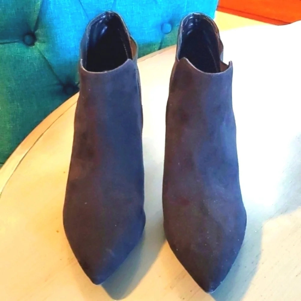 Marc Fisher| Black Leather Suede Pointy Toe Heels Bootie Modern Neutral Sz. 8.5